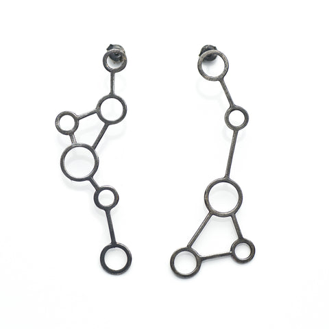 DD Workshop | Asymmetric oxidised silver earrings Links - Kristina Goes West 