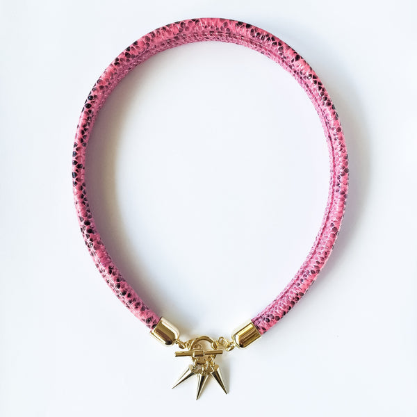 Two-in-one pink snake effect leather choker and double bracelet | KRISTINAGOESWEST.COM  - 2