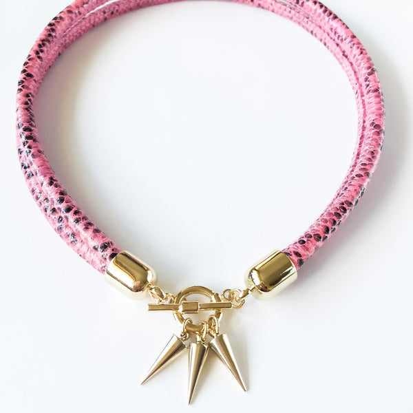 Two-in-one pink snake effect leather choker and double bracelet | KRISTINAGOESWEST.COM  - 3