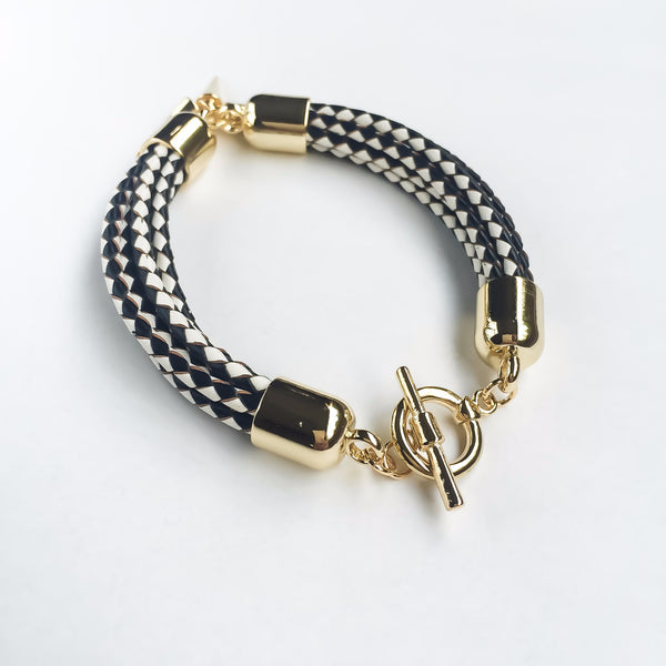 Monochrome natural leather bracelet | KRISTINAGOESWEST.COM  - 3