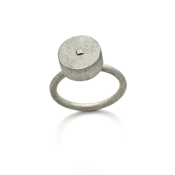 DD Workshop | Brushed silver and gold ring Circle - Kristina Goes West 